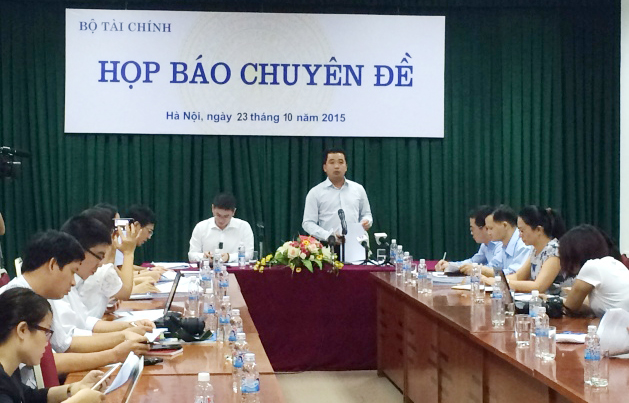 Bí thư, chủ tịch huyện và giám đốc sở không được dùng xe công đưa đón từ nơi ở đến nơi làm việc 