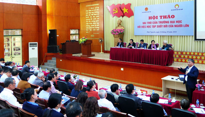 Vai trò trường đại học với việc học tập suốt đời của người lớn 