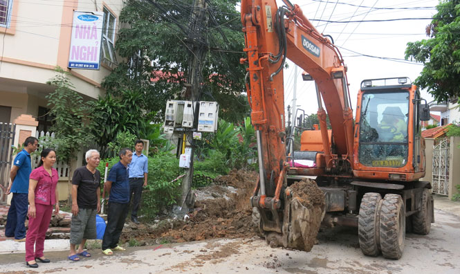 Hiến “tấc vàng” để cải tạo, mở rộng đường 