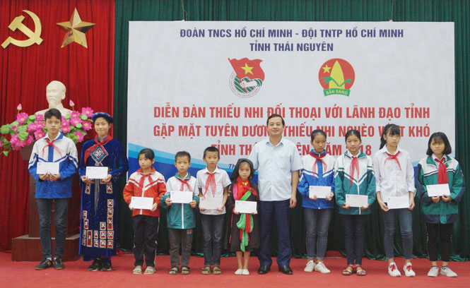 Diễn đàn thiếu nhi đối thoại với các đồng chí lãnh đạo 