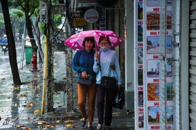 Bắc Bộ tiếp tục gió mưa lạnh, Nam Bộ đề phòng lốc, sét và mưa đá