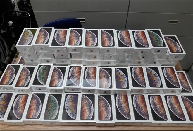 Phát hiện lô hàng gần 1.200 iPhone không khai hàng hóa nhập khẩu