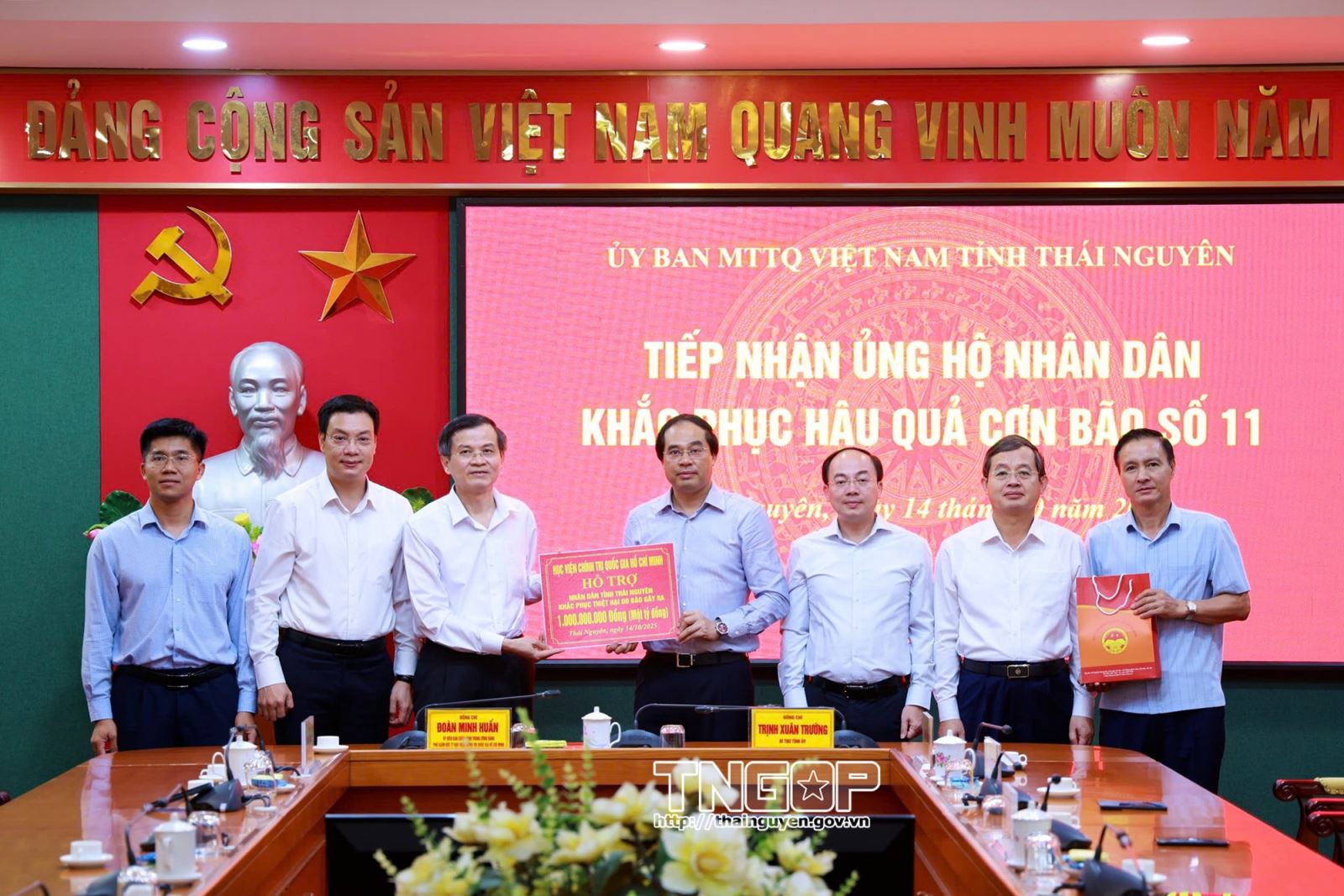 Học viện Chính trị Quốc gia Hồ Chí Minh trao hỗ trợ 1 tỷ đồng để tỉnh Thái Nguyên khắc phục hậu quả thiên tai