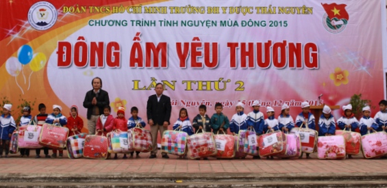 Chương trình tình nguyện “Đông ấm yêu thương”