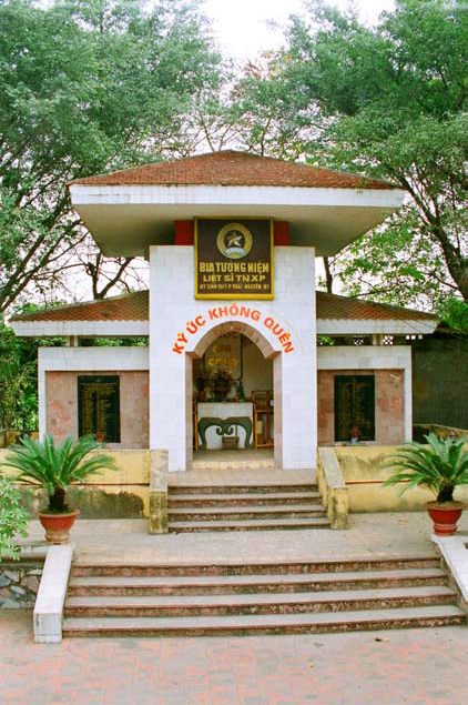 Khu di tích lịch sử lưu niệm các liệt sỹ thanh niên xung phong Gia Sàng