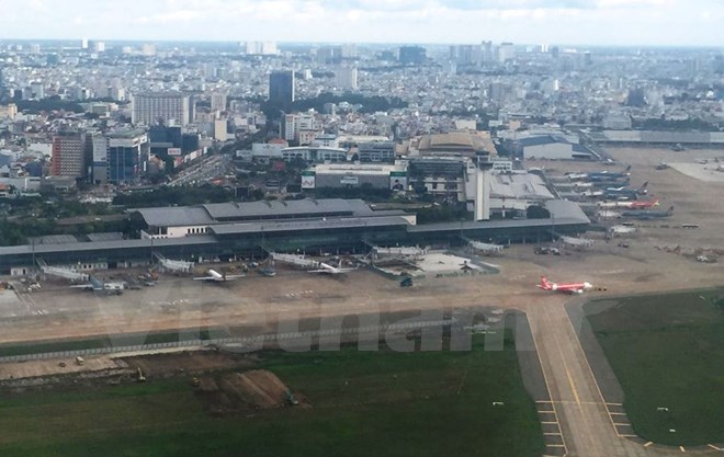 Tăng giá dịch vụ hàng không, vé máy bay chuẩn bị “leo thang”