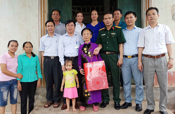 T.X Phổ Yên: Tổ chức 3 đoàn đến thăm, tặng quà các Mẹ Việt Nam Anh hùng