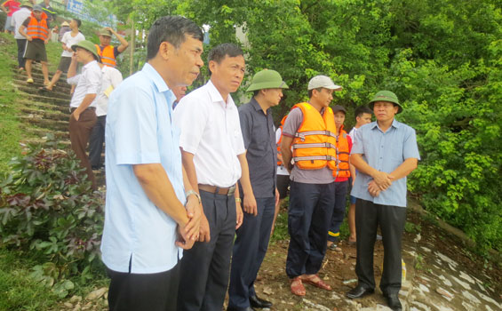 Kiểm tra, chỉ đạo công tác tìm kiếm nạn nhân