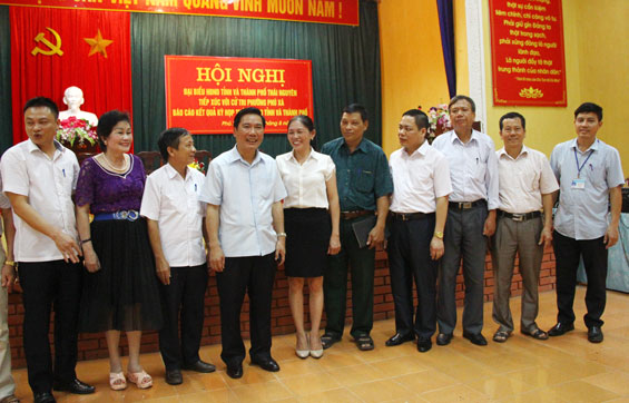 Cử tri kiến nghị nhiều vấn đề liên quan đến đời sống dân sinh