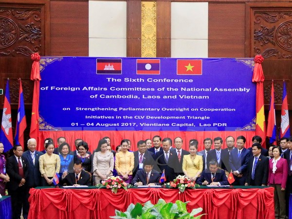 Ủy ban Đối ngoại Quốc hội Campuchia-Lào-Việt tăng cường hợp tác
