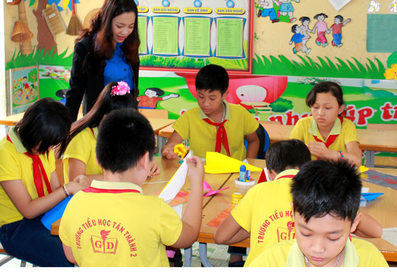 Thi đua học tập, xứng đáng cháu ngoan Bác Hồ