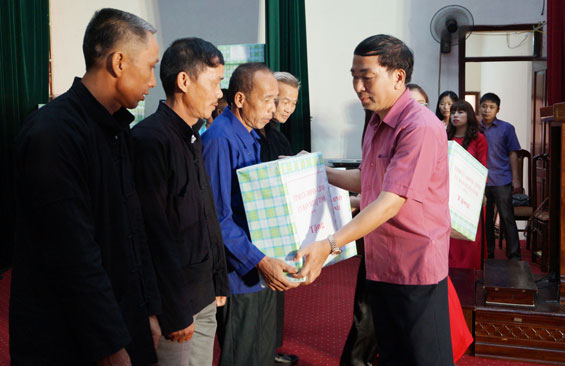 Biểu dương 70 người có uy tín tiêu biểu trong đồng bào dân tộc thiểu số