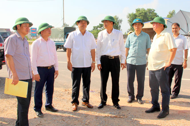 Lãnh đạo UBND tỉnh làm việc với Ban Quản lý các Khu công nghiệp 