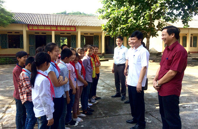 Quan tâm chăm lo cho học sinh bán trú 