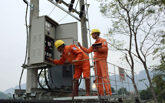 Mang nghĩa tình đến với bản người Mông (Kỳ II)
