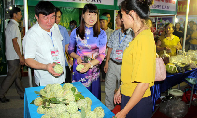 Khai mạc Hội chợ triển lãm “Mỗi xã, phường một sản phẩm” 