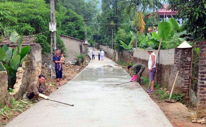 Đẩy nhanh tiến độ xây dựng các công trình hạ tầng nông thôn mới 