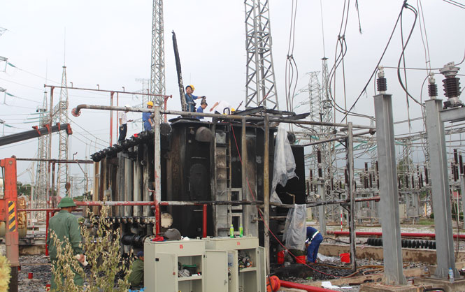 Tập trung khắc phục sự cố cháy tại Trạm biến áp 220Kv Phú Bình 