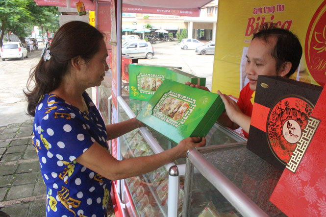 Bánh Trung thu truyền thống được ưa chuộng 