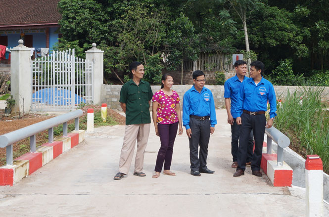 Cầu thanh niên nối nhịp bờ vui 