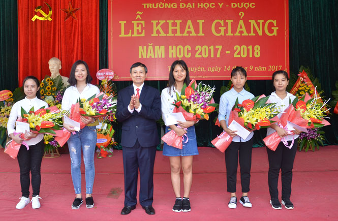 Trường Đại học Y Dược Thái Nguyên: Gần 1.000 tân sinh viên, học viên ở các ngành, chuyên ngành đào tạo 