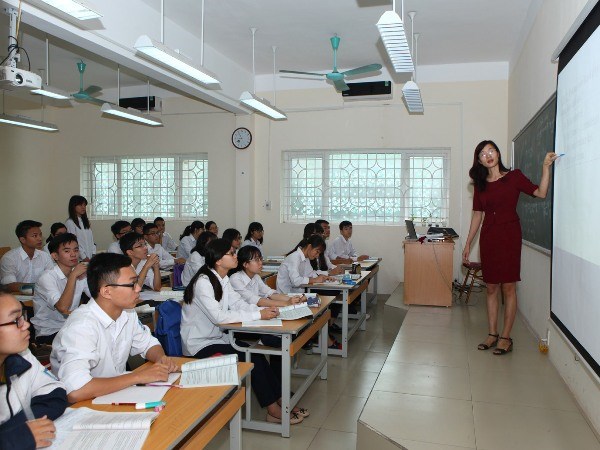 Lập đường dây nóng tiếp nhận thông tin liên quan đến giáo dục
