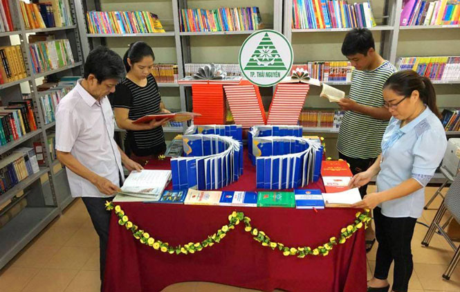 Trưng bày sách, báo, tư liệu giới thiệu về T.P Thái Nguyên 