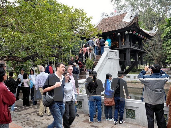 Khai trương “Tuyến du lịch vàng” tham quan thành phố Hà Nội