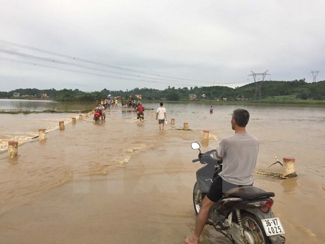 Lo đê sông Bưởi vỡ, Thanh Hóa sơ tán dân khẩn cấp trong đêm