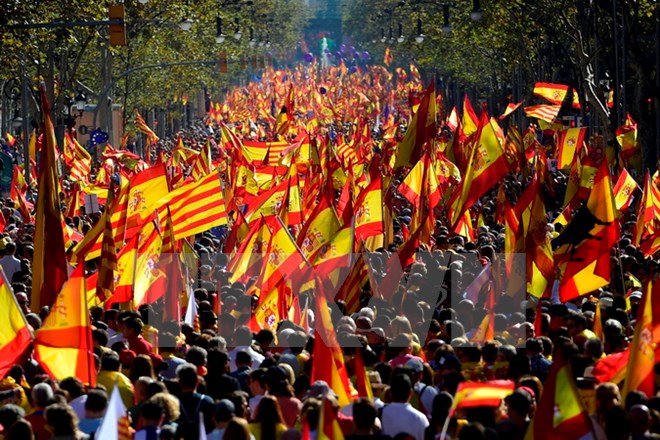 Tây Ban Nha: 1 triệu người ủng hộ thống nhất tuần hành tại Barcelona