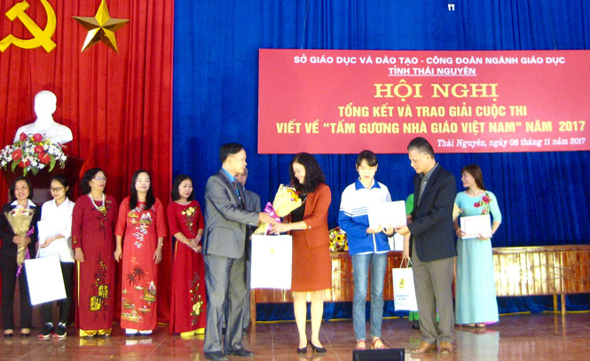 25 tác giả đoạt giải Cuộc thi viết về tấm gương nhà giáo Việt Nam 