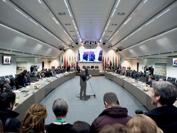 OPEC nhất trí sẽ kéo dài thỏa thuận cắt giảm sản lượng dầu