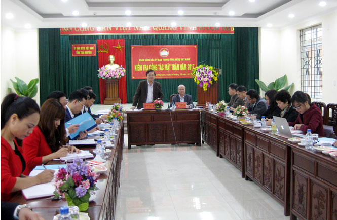Kiểm tra công tác mặt trận 