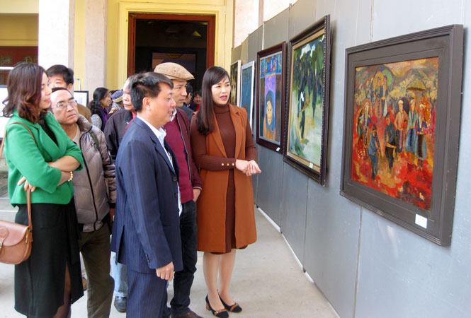 Triển lãm mỹ thuật và ảnh chủ đề 