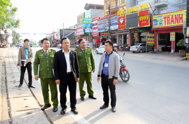 Khẩn trương điều tra làm rõ nguyên nhân vụ tai nạn đặc biệt nghiêm trọng 