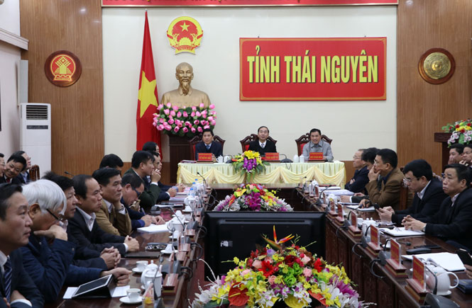 Thảo luận giải pháp triển khai nhiệm vụ kinh tế - xã hội năm 2018. 