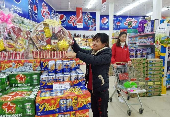Hàng hóa phục vụ Tết Nguyên đán: Hàng nội chiếm ưu thế tại các siêu thị 