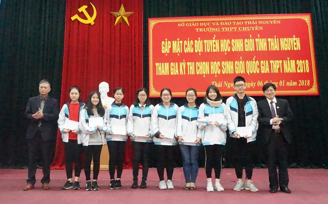 Gặp mặt các đội tuyển tham dự kỳ thi chọn học sinh giỏi Quốc gia 
