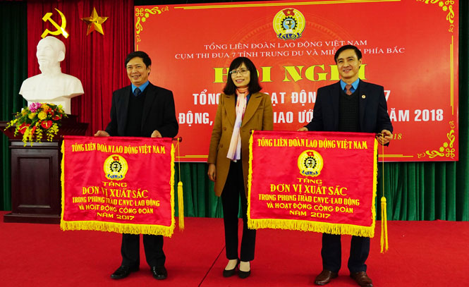 Liên đoàn Lao động tỉnh Thái Nguyên: Ký kết giao ước thi đua năm 2018 
