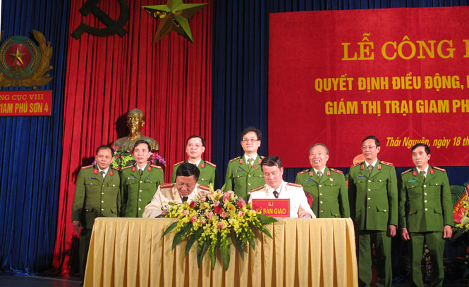 Công bố Quyết định bổ nhiệm Giám thị Trại giam Phú Sơn 4