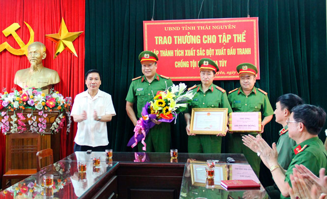 Chiến công thầm lặng 