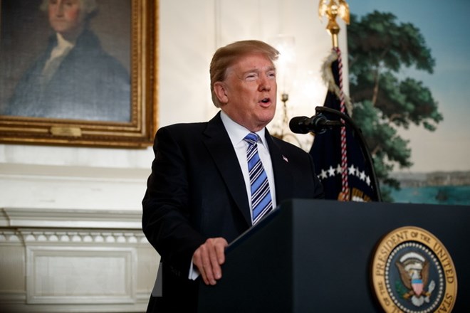 Tổng thống Donald Trump đề xuất ý tưởng trang bị vũ khí cho giáo viên