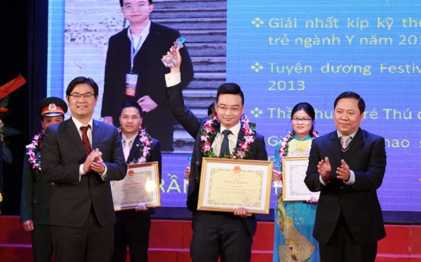 Trao Giải thưởng Đặng Thùy Trâm cho 10 thầy thuốc trẻ tiêu biểu
