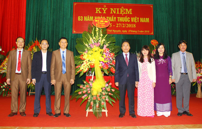 Chúc mừng các đơn vị nhân Ngày Thầy thuốc Việt Nam 
