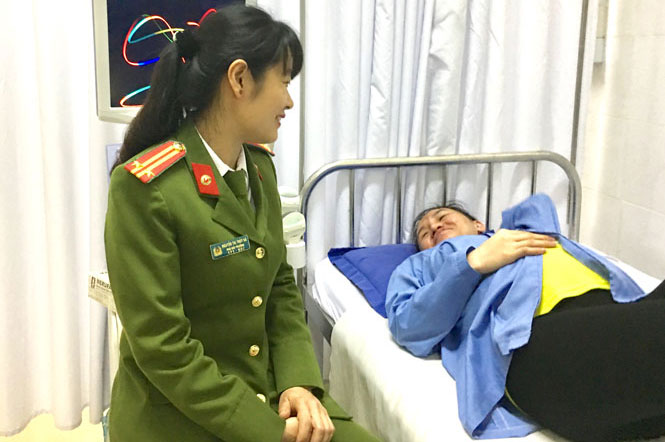 Chuyện về một nữ công an giàu lòng quả cảm