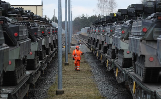 EU thông qua lộ trình triển khai thỏa thuận hợp tác về quốc phòng