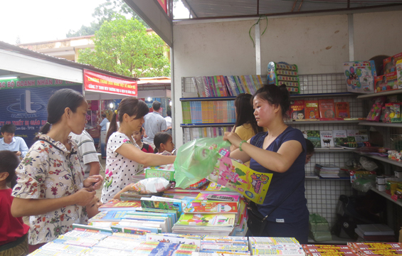Ngày hội mua sắm của người dân
