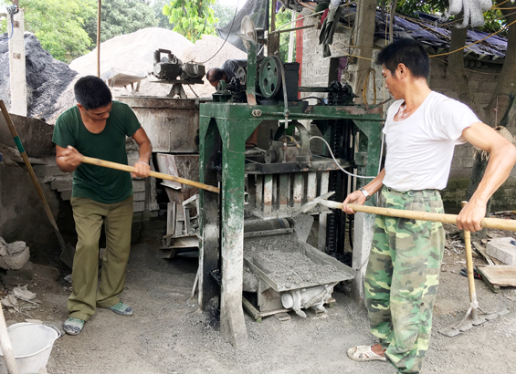 Phát triển kinh tế gắn với xây dựng đời sống văn hóa