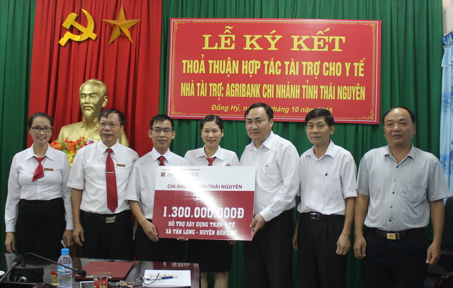 Agribank Chi nhánh Thái Nguyên: Hỗ trợ 1,3 tỷ đồng xây dựng Trạm Y tế xã Tân Long 