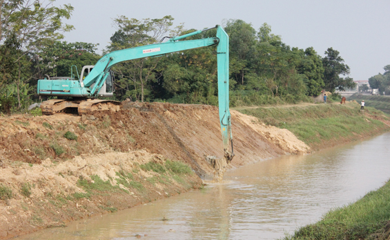 Phú Bình: Tích cực tu bổ, nạo vét kênh thủy lợi
